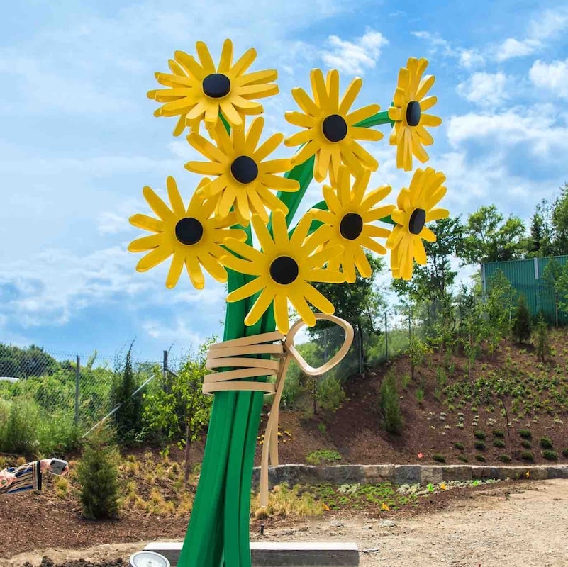 Dana Slijboom Selfie Susan Sculpture